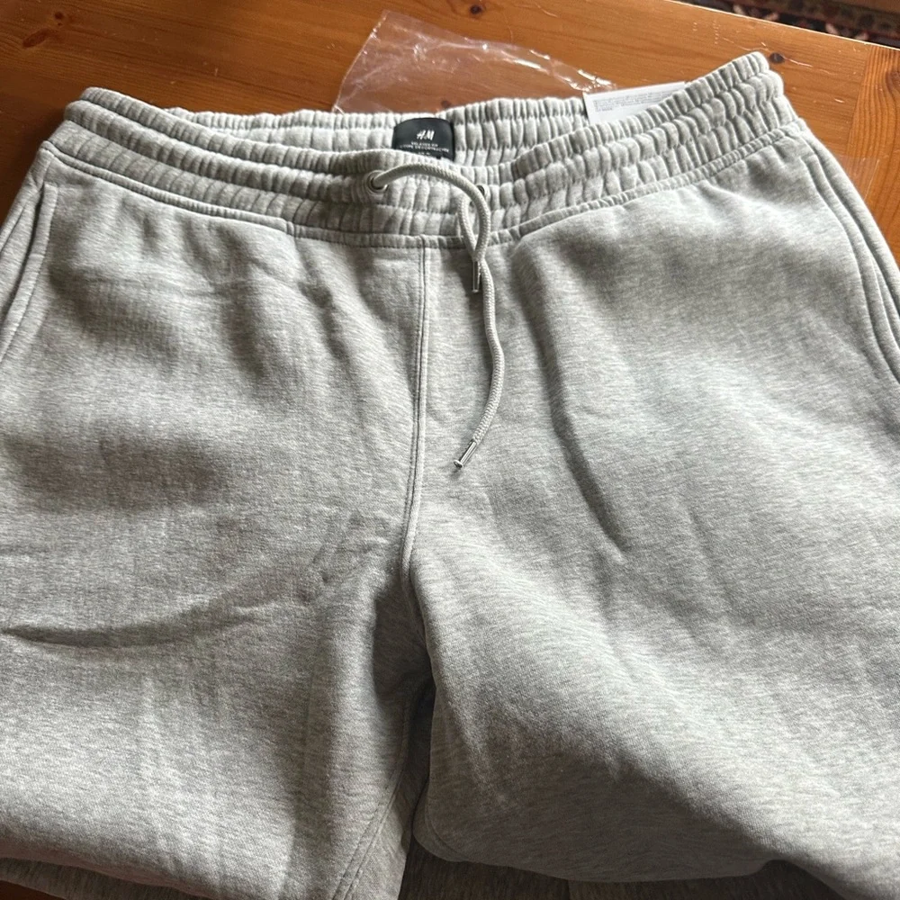 H&M men’s new with tags grey sweat pants, size Large - Picture 5 of 6
